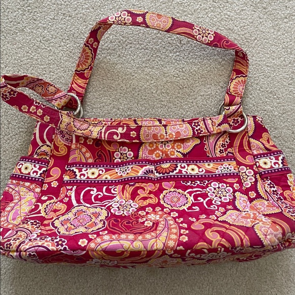 Vera Bradley Purse in Red and Pink Paisley - Picture 1 of 2